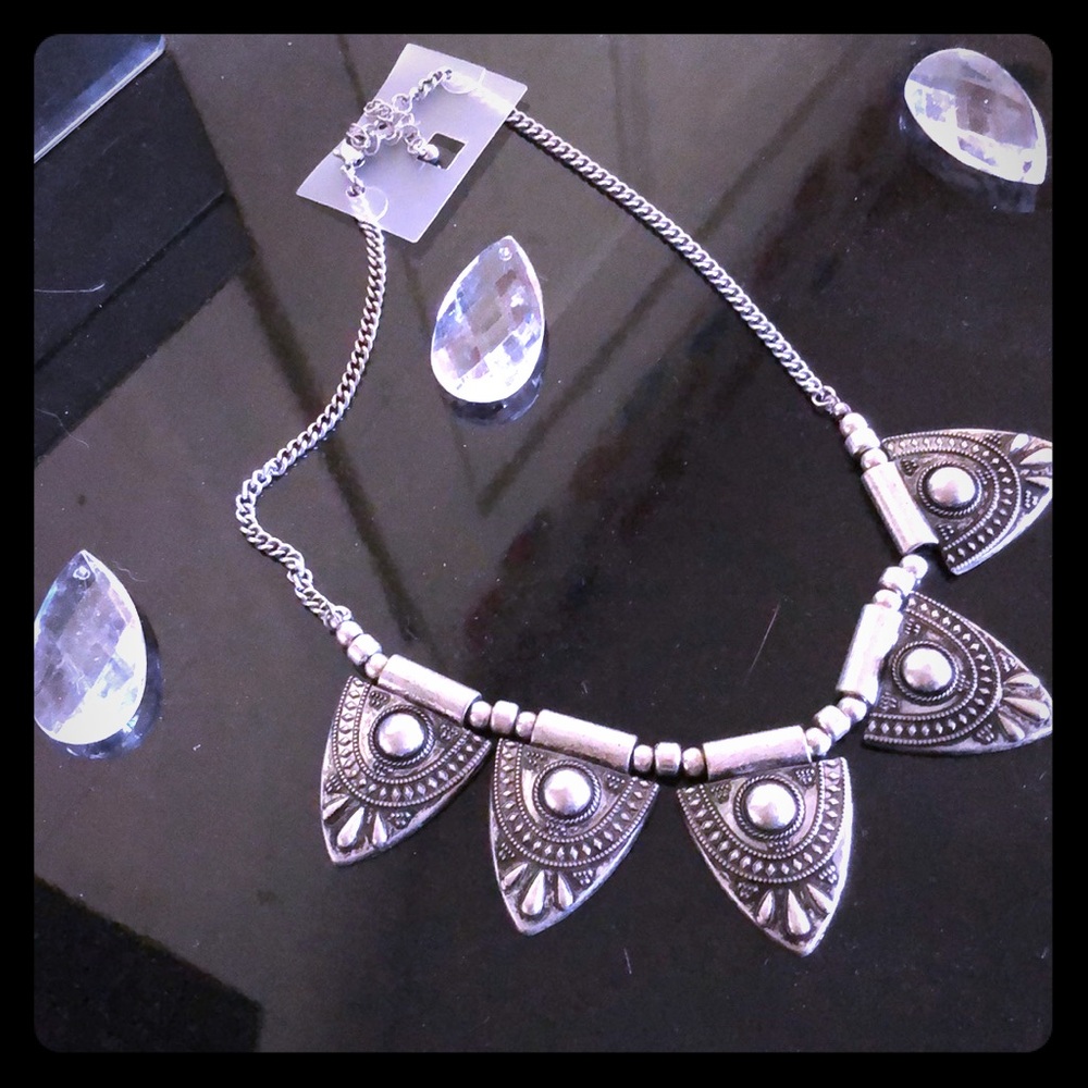 TRIBAL NECKLACE